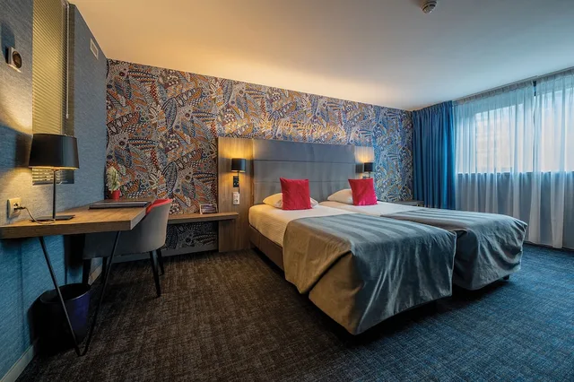 غرفة قياسية بسرير كينج بإطلالة على النهر، Van der Valk Congres Hotel Liege 2/10