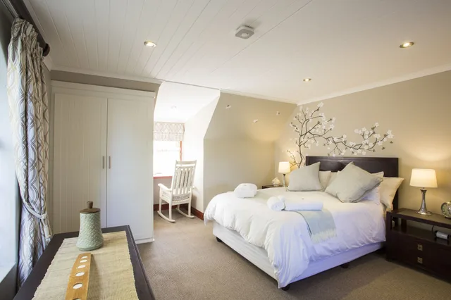 لوفت، The Browns' Luxury Guest Suites 2/2