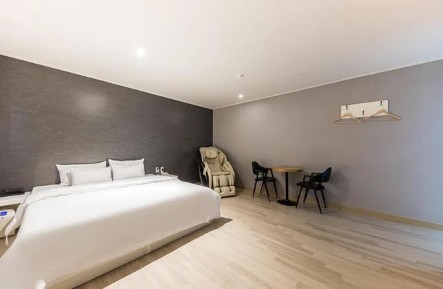 غرفة ديلوكس بسرير مزدوج، Daesan Hotel 1/5