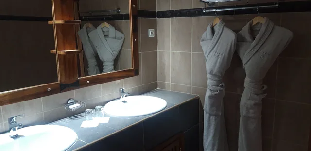 غرفة قياسية مزدوجة، Royam Saly 3/3