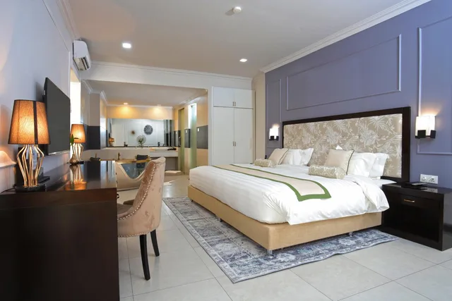 Tower, Suite, King Bed, Sofa، Queenco Casino And Hotel 1/3