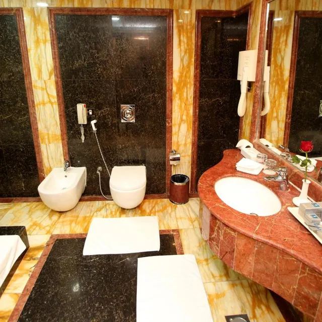 جناح ملكي بإطلالة على المدينة، فندق مادن(Maden Hotel) 5/6