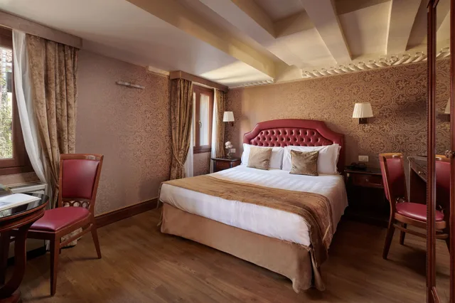 غرفة كلاسيكية بسرير مزدوج، DONA PALACE 2/5