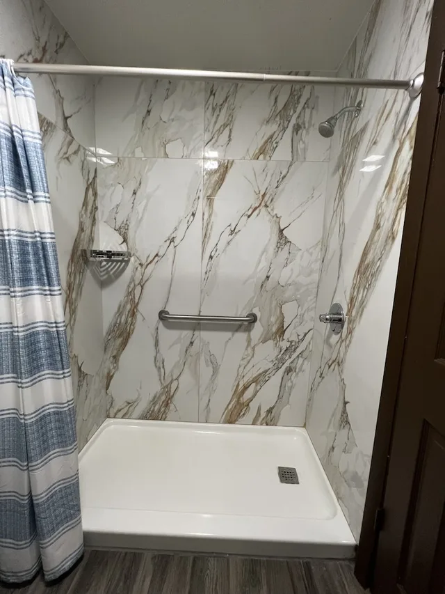 غرفة أساسية بسريرين كوين للمدخنين، Budget Inn Ardmore 2/3