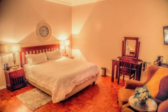 Deluxe, Queen Bed, Nauntons Guest House 3/3