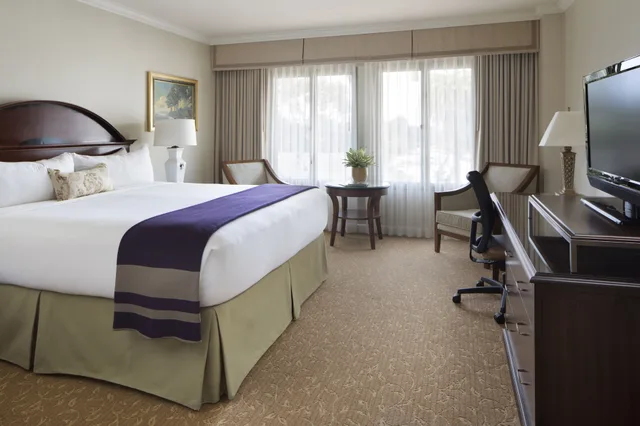 Room, King Bed, Inland View, Balcony، Monterey Plaza Hotel & Spa 6/6