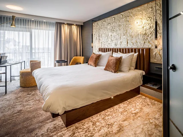 Design, Double Bed, Balcony، Alexander Hotel 6/10