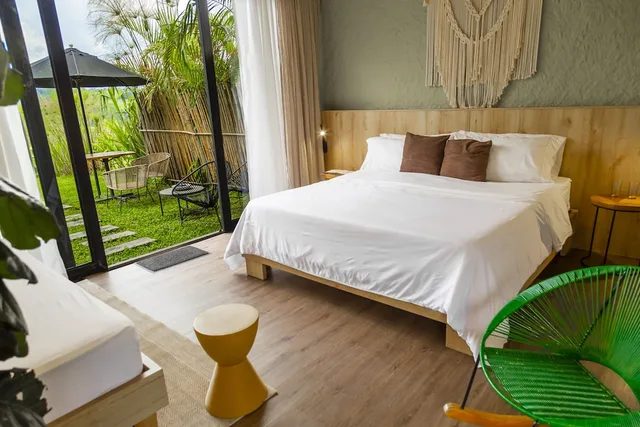 Deluxe, 1 Queen and 1 Single Bed, Mountain View, Monte Tierra Glamping 1/3