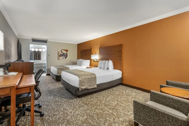 Standard, 2 Queen Beds, Accessible, Best Western Angus Inn 2/4