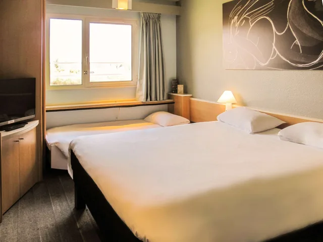 غرفة قياسية بسريرين منفصلين، Ibis Pontivy 1/5