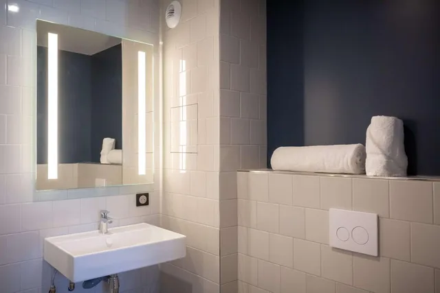جناح بسرير كينج بإطلالة، Best Western 11BAUER Paris Saint-Ouen 7/9