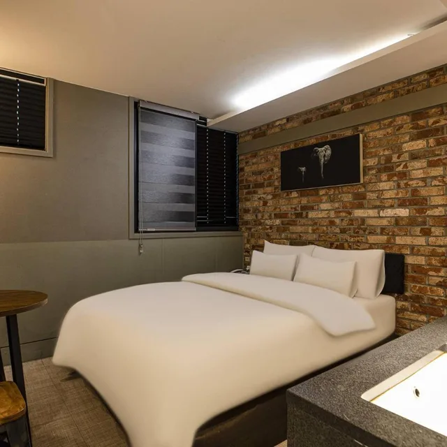 غرفة قياسية بسرير مزدوج، H Avenue Hotel 3/10