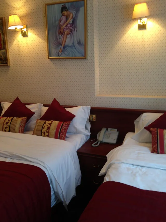 غرفة مفردة، Avon Hotel 1/6