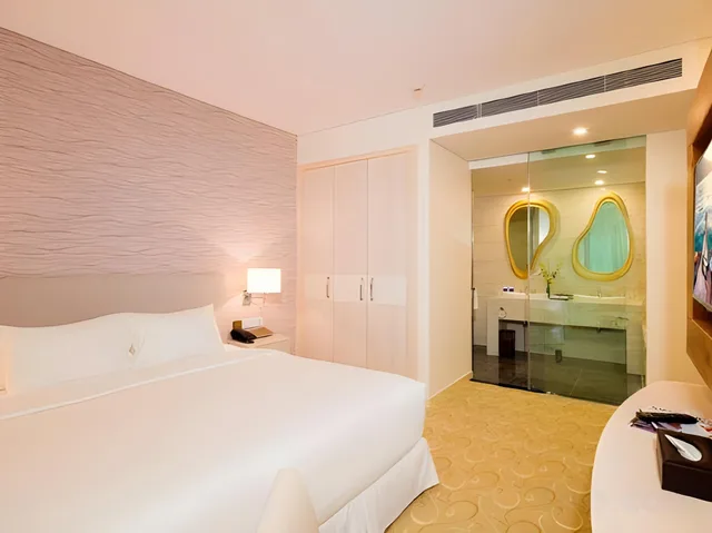 جناح إليت، DIAMOND BAY HOTEL 1/1