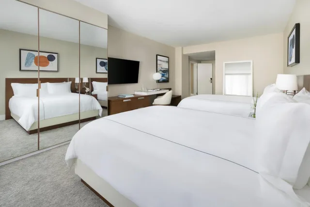 2 Bedrooms, Grand, Deluxe, Suite, Water View, Balcony, Corner، The Altair Hotel Bay Harbor Miami 1/4