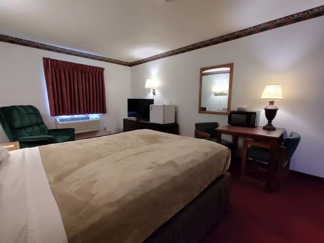 غرفة بسرير كوين، Americas Best Value Inn Suites Clear Lake 3/6