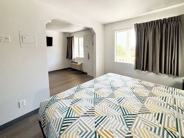 غرفة قياسية بسرير كينج بمطبخ صغير، Hotel Irving DFW Airport North 7/10