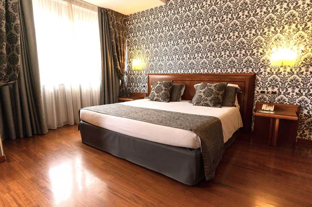 جناح جونيور، Hotel Palace Verona 1/4