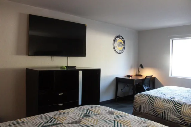 غرفة بسرير مزدوج، Home Place Suites 2/3
