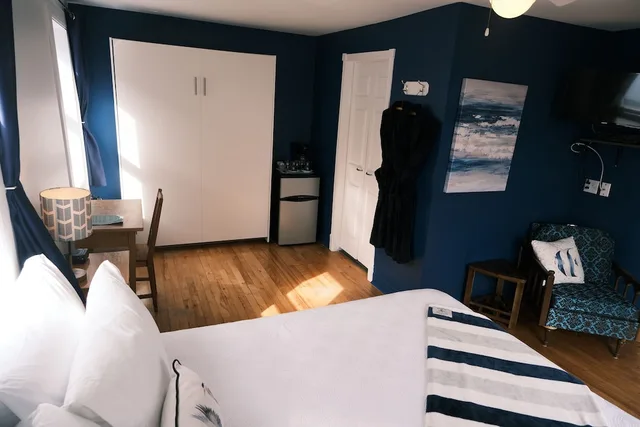 Superior, Murphy Bed, Queen Bed, River View, Private Bathroom, Maison Des Rives 5/7