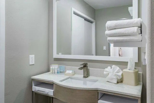 جناح استوديو بسرير كينج، Hampton Inn Brownwood 3/3