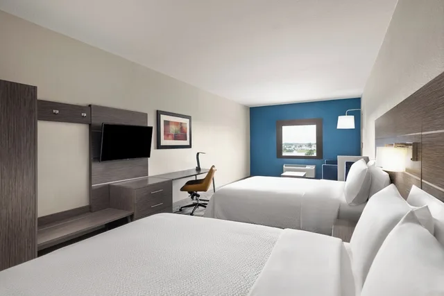 جناح بسريرين كوين، Holiday Inn Express Suites Boynton Beach West 4/7