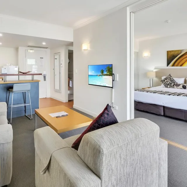 1 Bedroom, Executive, King Bed, CENTRAL COSMO APARTMENTS 5/10