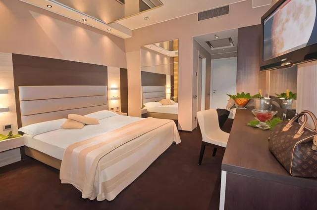Smart, Annex، As Hotel Dei Giovi 1/1