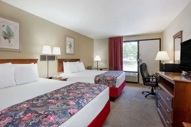 غرفة بسريرين كوين، Days Inn by Wyndham Hoover Birmingham 9/10
