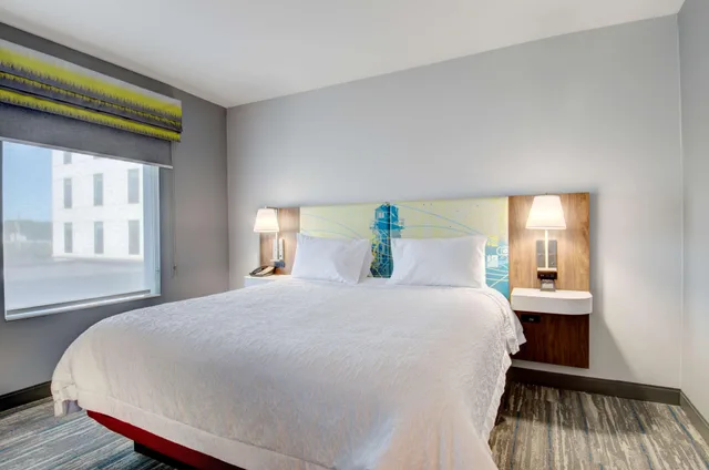 جناح بسرير كينج، Hampton Inn Suites Portland Me 3/6