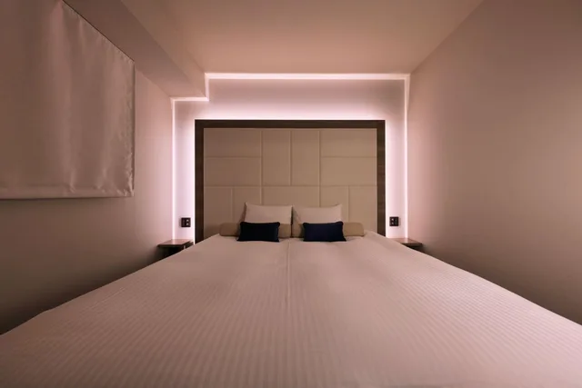 غرفة بسرير مزدوج بحوض استحمام، Doutonbori Crystal Hotel 1/2