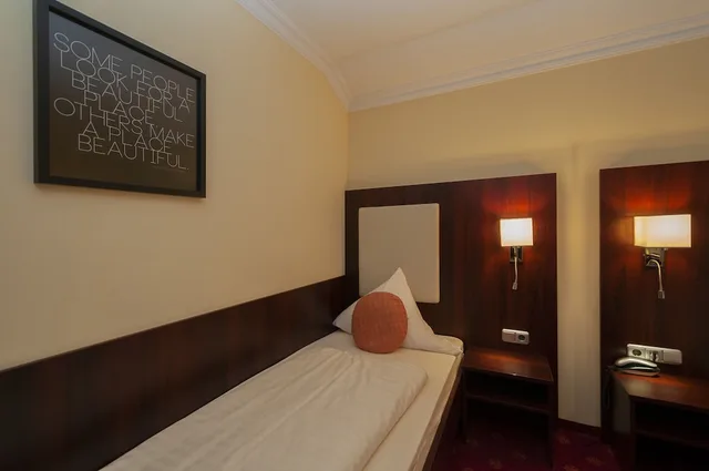 غرفة كومفورت ثلاثية بسرير كينج وسرير فردي، Hotel Musa's Grüne Tanne 2/9