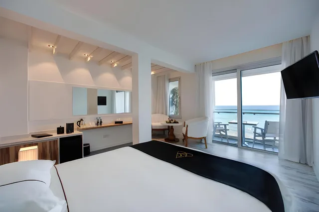 غرفة سوبيريور بسرير كوين بإطلالة على البحر، The Ciao Stelio Deluxe Hotel - Adults Only 1/2