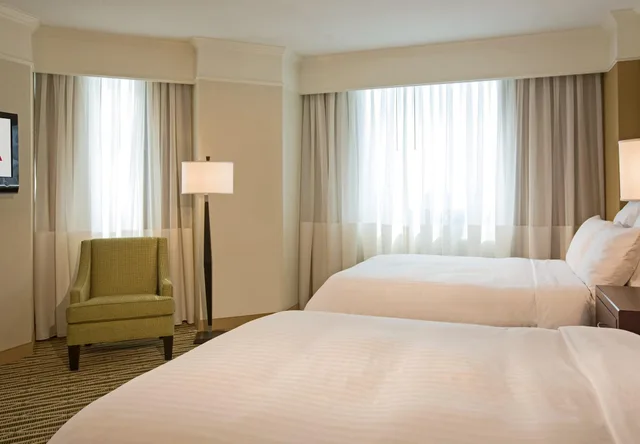 جناح بسرير كينج، Washington Dulles Marriott Suites 2/5