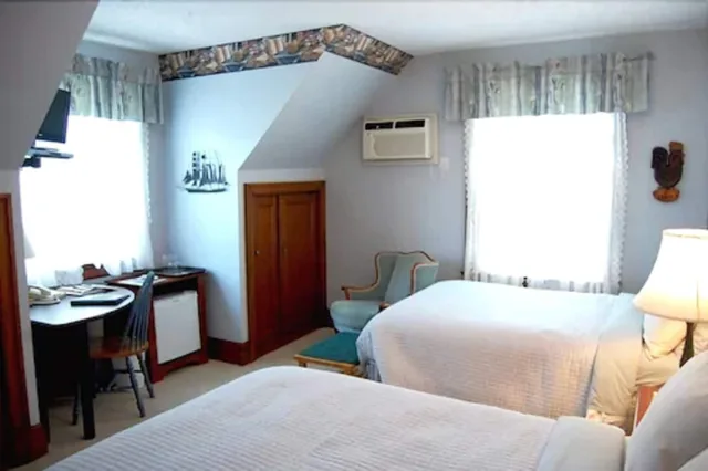 غرفة قياسية بسريرين مزدوجين، The Harbour House 3/5