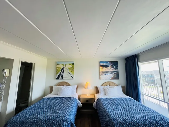 Room, 2 Double Beds, Street View، Mariner Inn And Suites 2/4