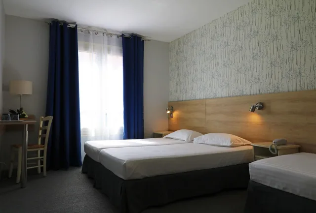 غرفة ثلاثية، Hotel Napoleon 1/4