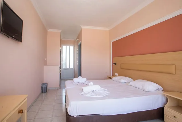 Standard, 3 Beds, Diagoras Hotel 6/7