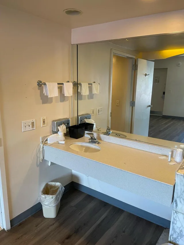 جناح بسرير كينج، Express Inn -Rahway 5/5