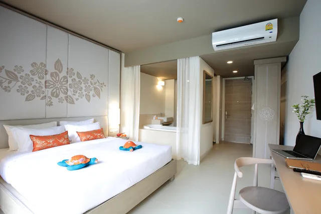 غرفة سوبيريور بسرير كينج، Proud Phuket Hotel 2/4