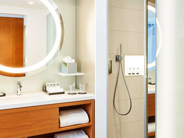 غرفة بسرير كينج في طابق مرتفع، Sofitel Luxembourg Europe 10/10