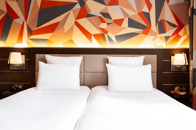 غرفة قياسية بسريرين منفصلين، Hotel Mercure Omaha Beach 5/10