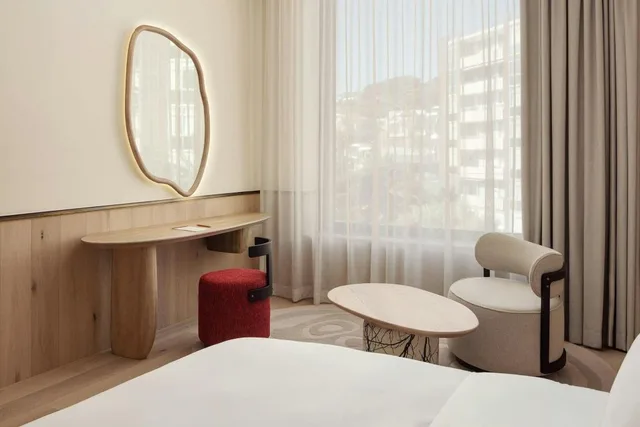 Super, Guest Room, Deluxe, King Bed، Place on the Bay 2/3