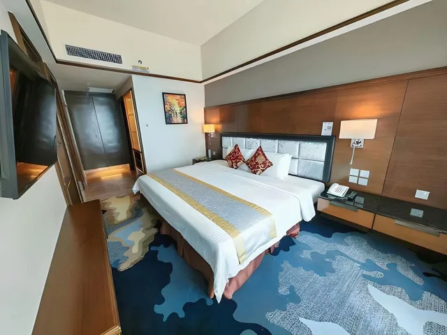 Premier, Suite, King Bed, Nu Hotel 1/1
