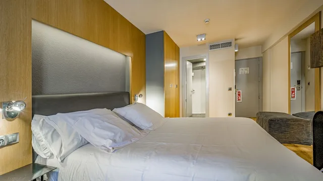 غرفة قياسية بسريرين منفصلين، Roc Blanc Hotel & Spa 1/4