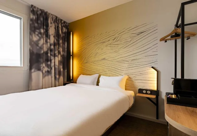 غرفة سوبيريور بسرير مزدوج، B&B HOTEL Valenciennes Onnaing 1/3