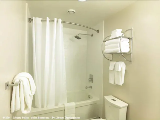 غرفة بسرير كوين تُحدَّد حسب التوفر، Liberty Suites Hotel 4/4