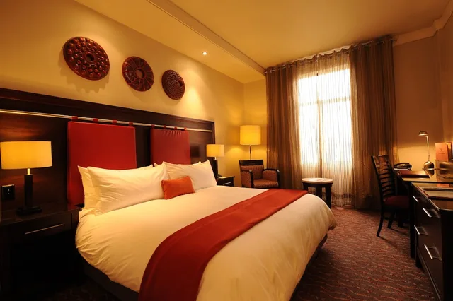 غرفة سوبيريور بسرير كينج، Mondior Emperors Palace 1/4