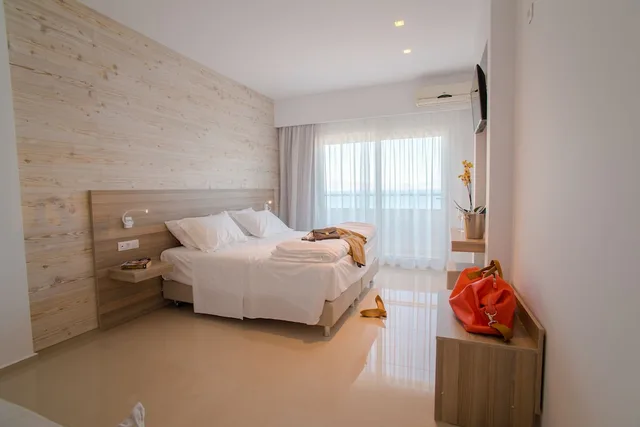 Deluxe, Studio, Twin Beds, Sea View, Orpheus Studios 5/6