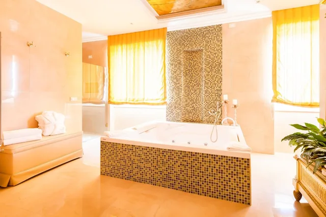 Presidential, Suite, Queen Bed, Square View, Terrace، Radisson Blu Ghr Hotel Rome 10/10